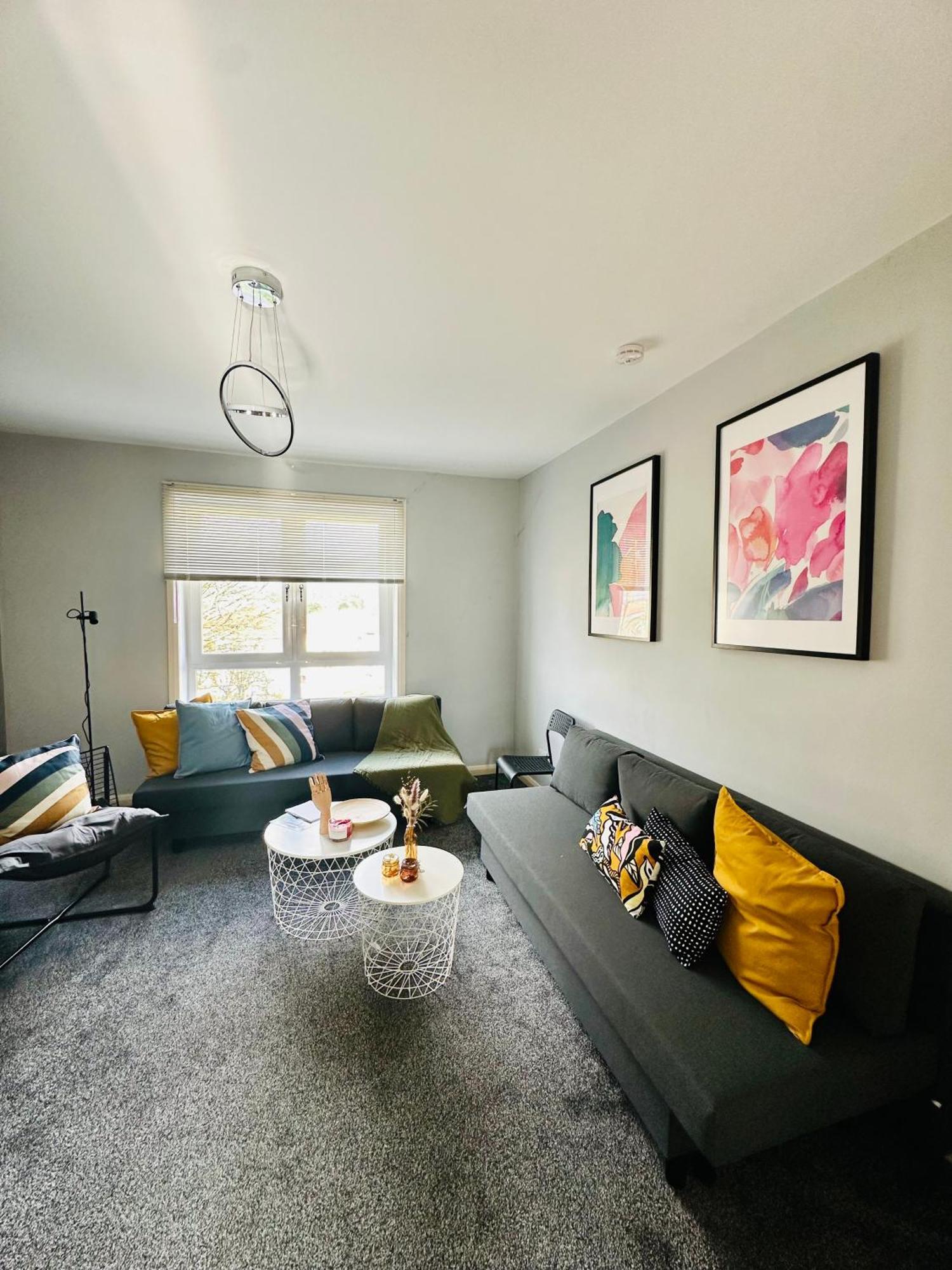 Glasgow Modern Style Home , Separate Entrance Bagian luar foto